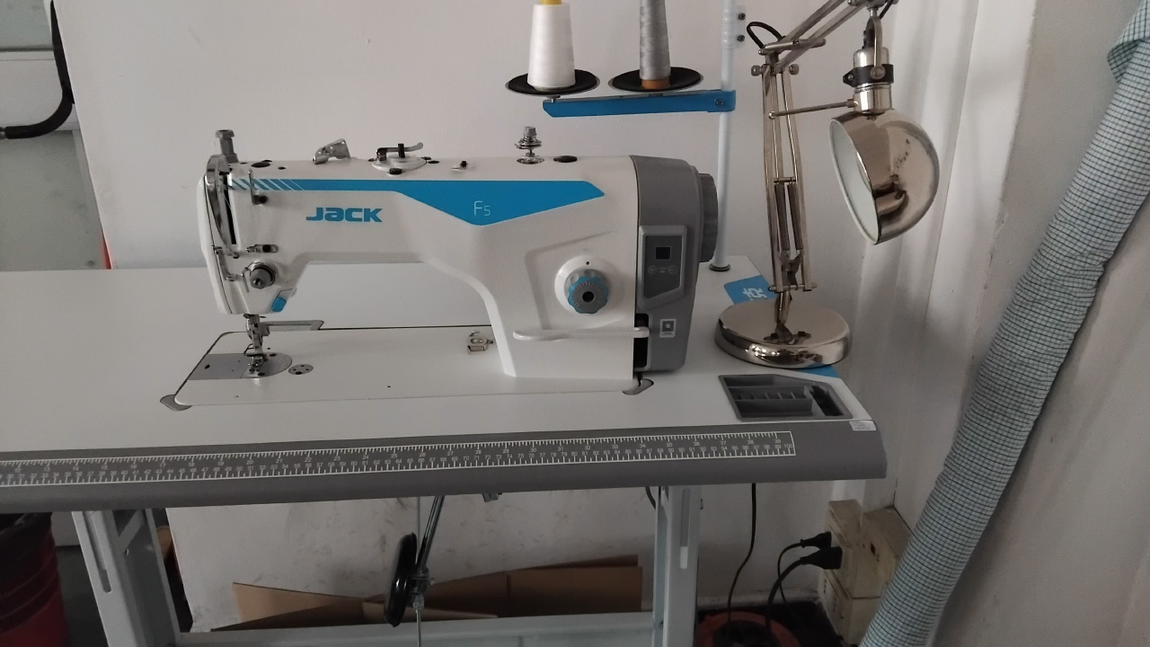 Laborabilia I Mercoledì RiCreativi dei 2026: (macchina da cucire)